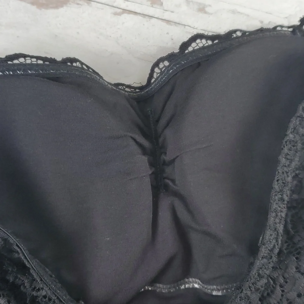 5/$30 🎀 Flirtitude | Black Lace Strapless Bandeau Bra With Convertible Straps - Picture 6 of 10